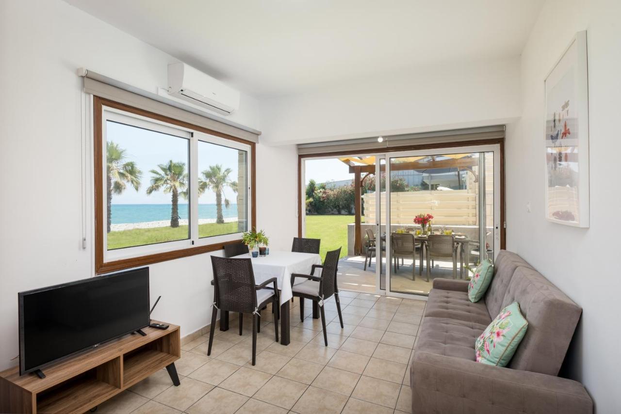 Pebble Beach Apartment Voroklini Dış mekan fotoğraf